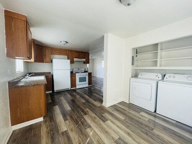 Foto del edificio - 467 McLean Rd