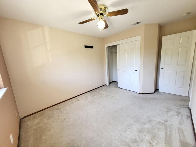 Building Photo - 1512 Fairway Green Cir