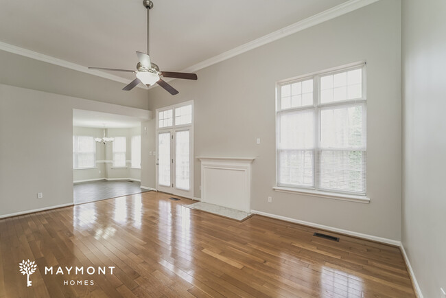 Foto del edificio - Elegant 4-Bedroom Home in Charlotte's Fore...