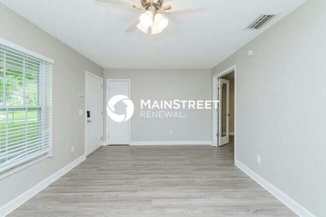 Building Photo - 2304 Leonard Dr