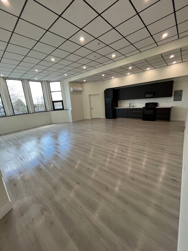 Foto del edificio - 67 Sand Creek Rd