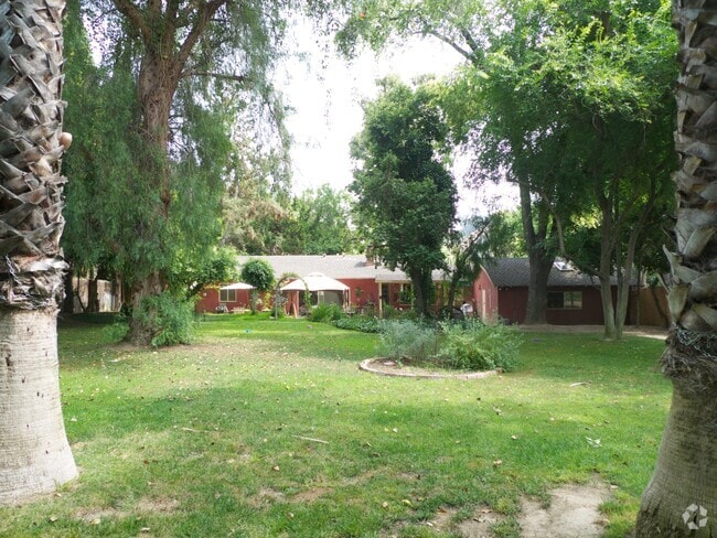 Building Photo - 2290 Canonita Dr