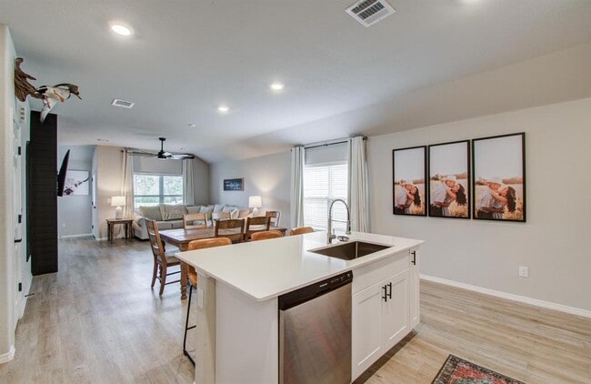 Building Photo - 14810 Archer Ct