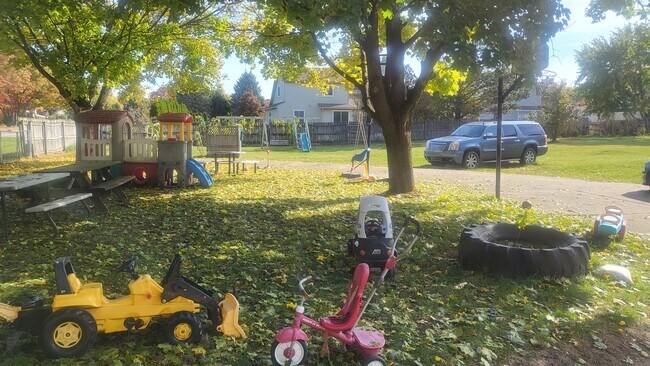 Building Photo - 1909 W Drahner Rd