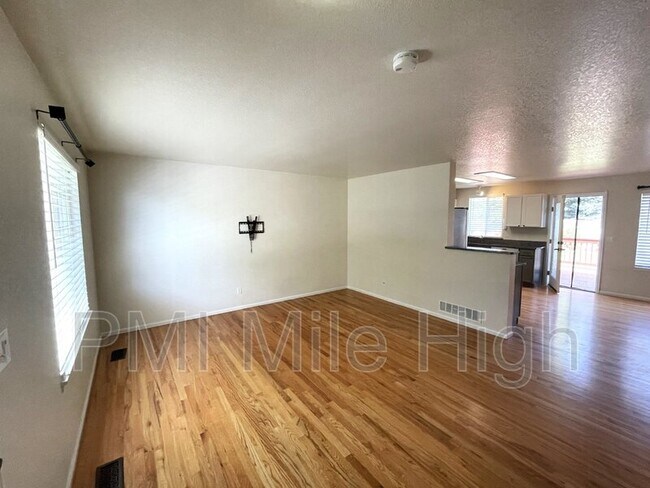 Foto del edificio - 1599 Brimble Dr