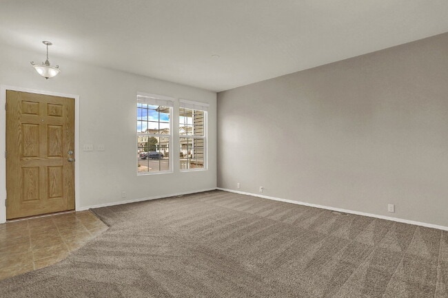 Building Photo - Updated 2-Bed Townhome Just Minutes from F...