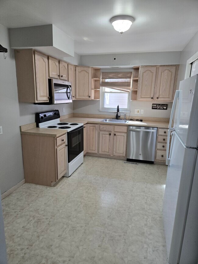 Foto del edificio - 8221 Pelham Dr