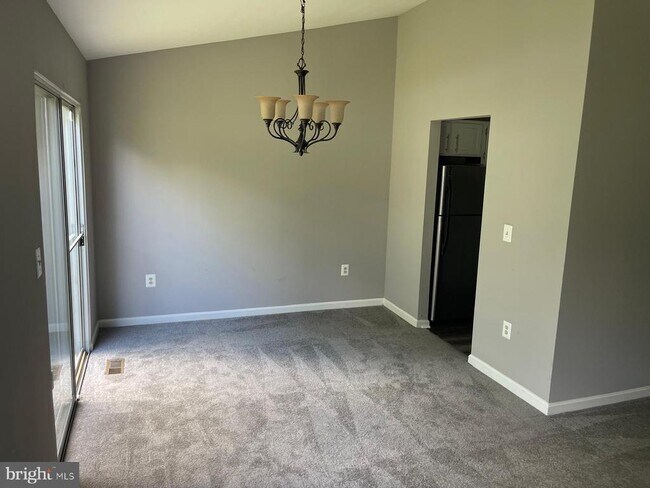 Building Photo - 17405 Blossom View Dr