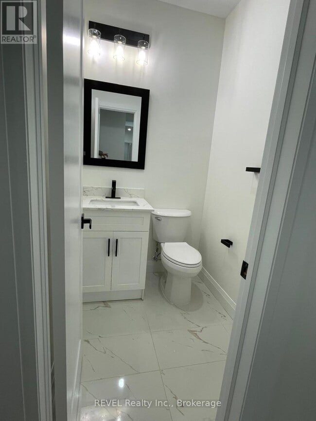 Photo du bâtiment - 1 Tilsonburg Ave