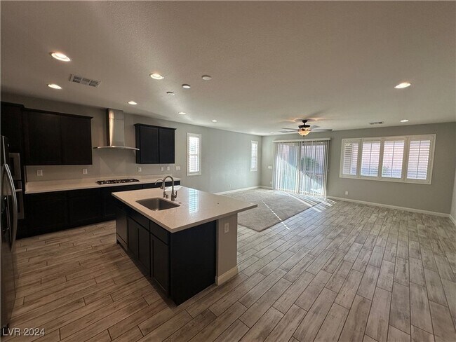 Foto del edificio - 6321 Regina Ridge St