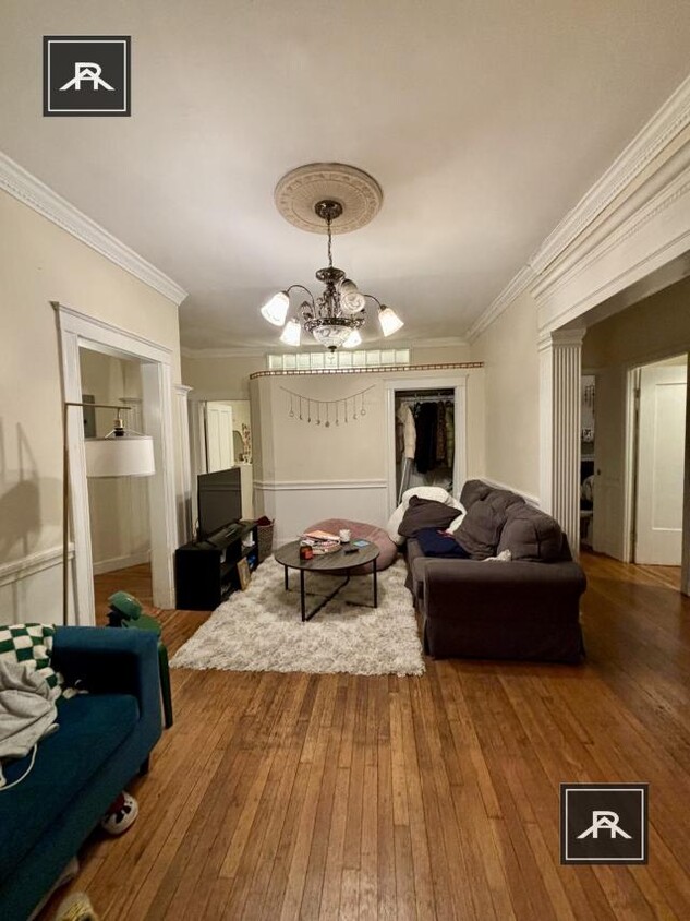 Foto principal - 4 bedroom in Brookline MA 02446