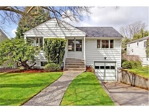 Building Photo - 6515 42nd Ave NE