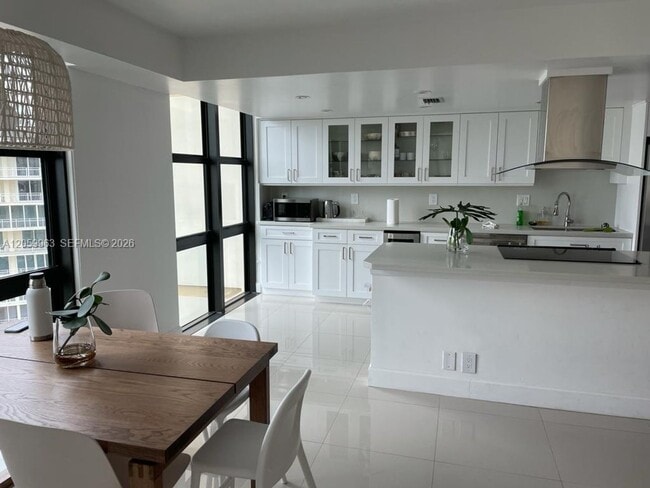 Building Photo - 1111 Crandon Blvd