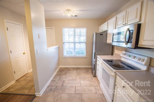 Building Photo - 1752 Pergola Pl