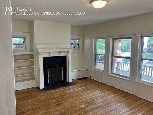 Building Photo - 1174 W 8th St