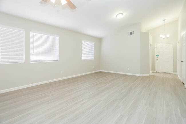Building Photo - 4529 Savin Cir