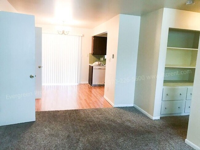 Foto del edificio - 1700 Larch St