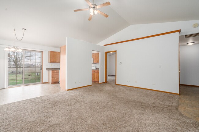 Foto del edificio - 250-260 S McGinty St