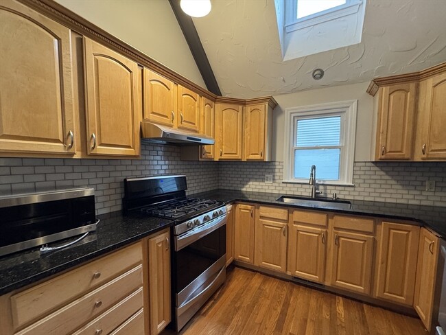 Building Photo - 229 Wellman Ave
