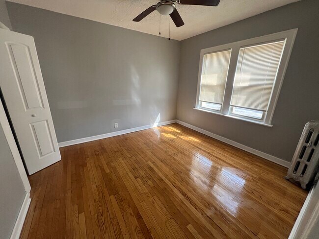 Building Photo - 8559 S Bennett Ave