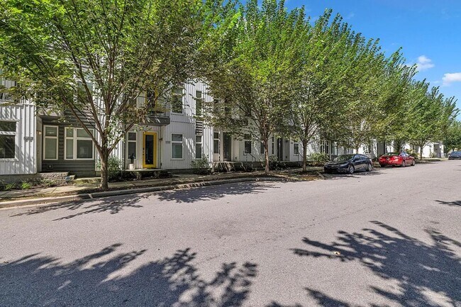 Foto del edificio - Great condo in East Nashville off Gallatin...