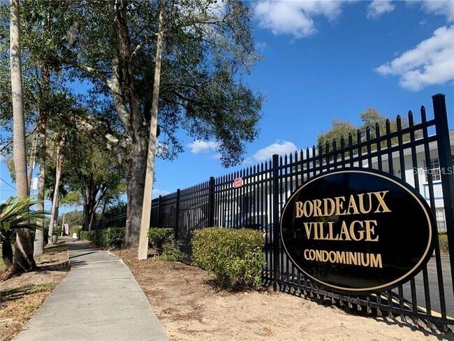 Building Photo - 5011 Bordeaux Village Pl