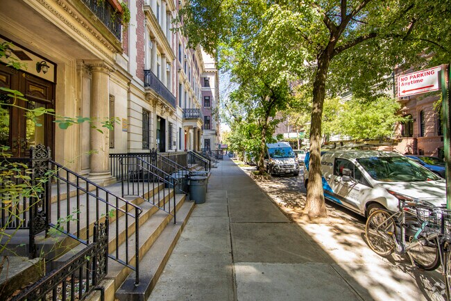42-44 W 74th St New York, NY 10023 - 42-44 W 74th St