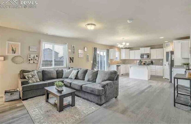 Building Photo - 3654 Saguaro Cir