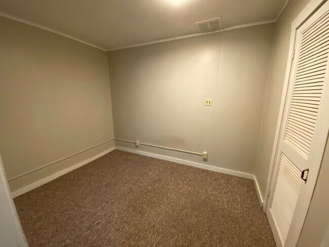 Foto del edificio - 521 Pearl St - 8 Unit Building