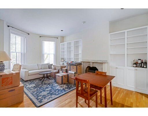 Building Photo - 54 Rutland Sq