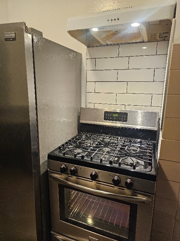 Foto del edificio - 1338 Van Buren St