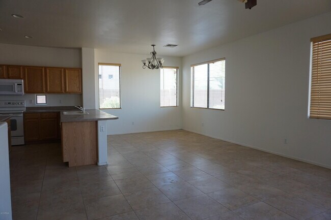 Foto del edificio - 6824 S Sunnyvale Ave