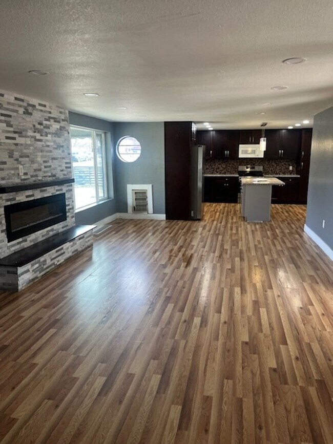 Building Photo - 3839 Reed St