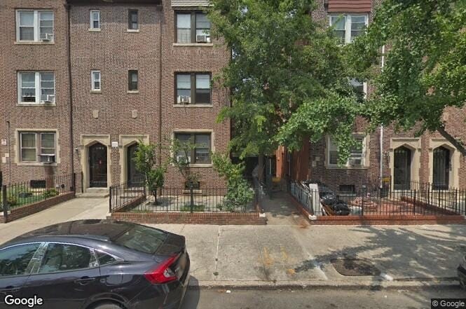 Primary Photo - 70-09 34th Ave