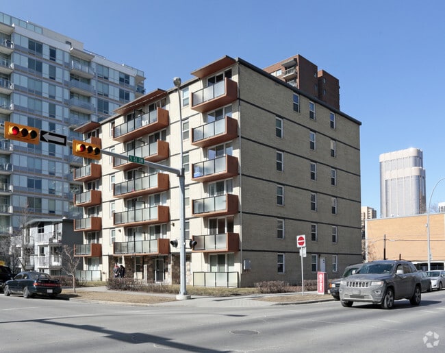 Building Photo - The Rundle