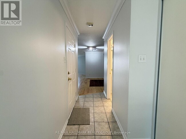 Building Photo - 230 Westvalley Private