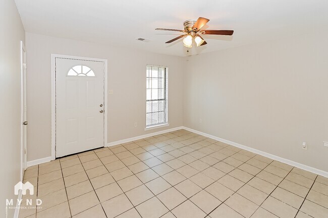 Foto del edificio - 10571 Chateau Dr