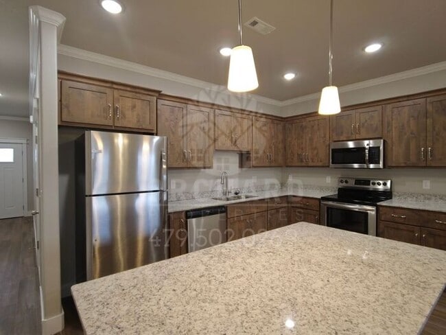 Building Photo - EP 6 | Townhome with Garage in Siloam Springs!
