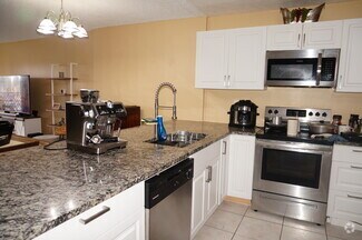 Building Photo - 404 NW 68th Ave