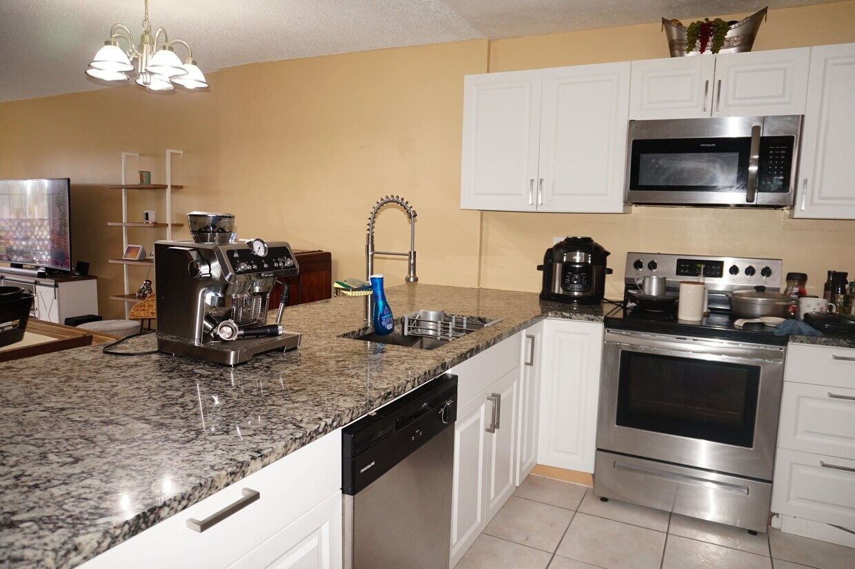 Foto principal - 404 NW 68th Ave