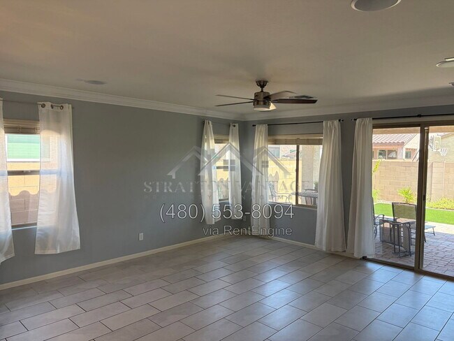 Foto del edificio - 12134 W Desert Moon Way