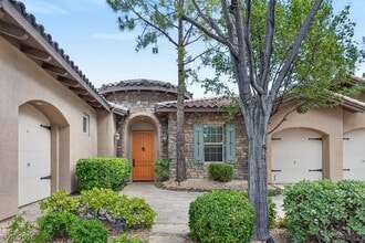Building Photo - 77 Tapadero Ln