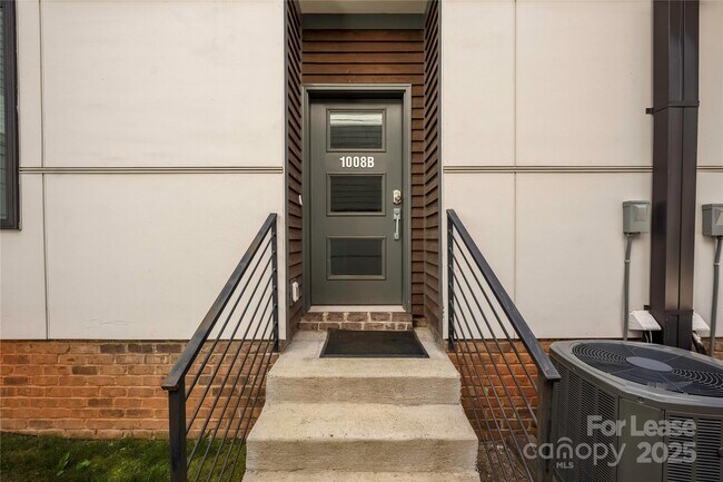 Foto del edificio - 1008 Westbrook Dr