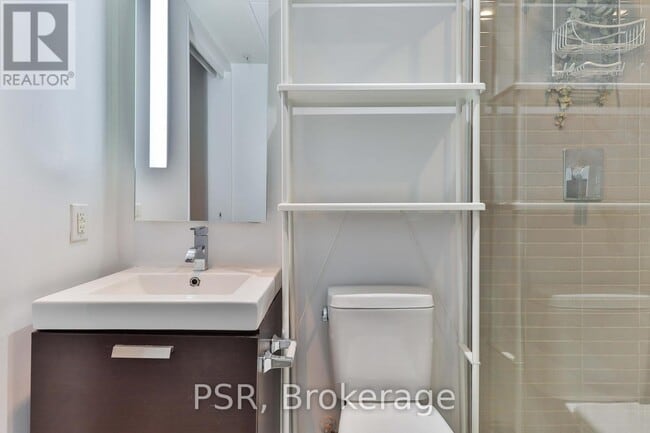 Photo du bâtiment - 629 King St W