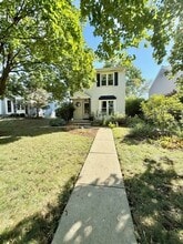 Building Photo - 924 Britta Ln
