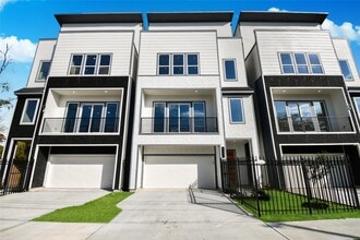 Building Photo - 3231 Tuam St