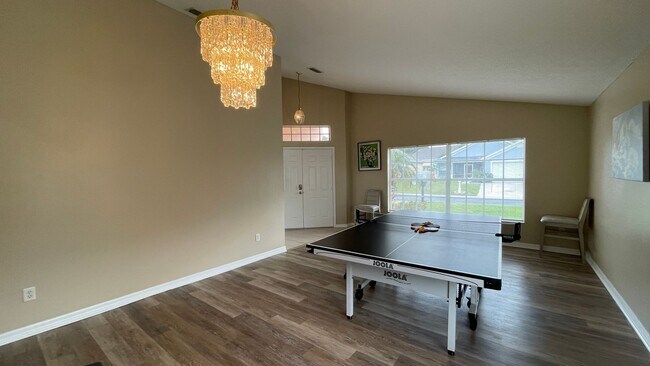 Building Photo - Move in Ready! Lawn Care Included!  Gated ...