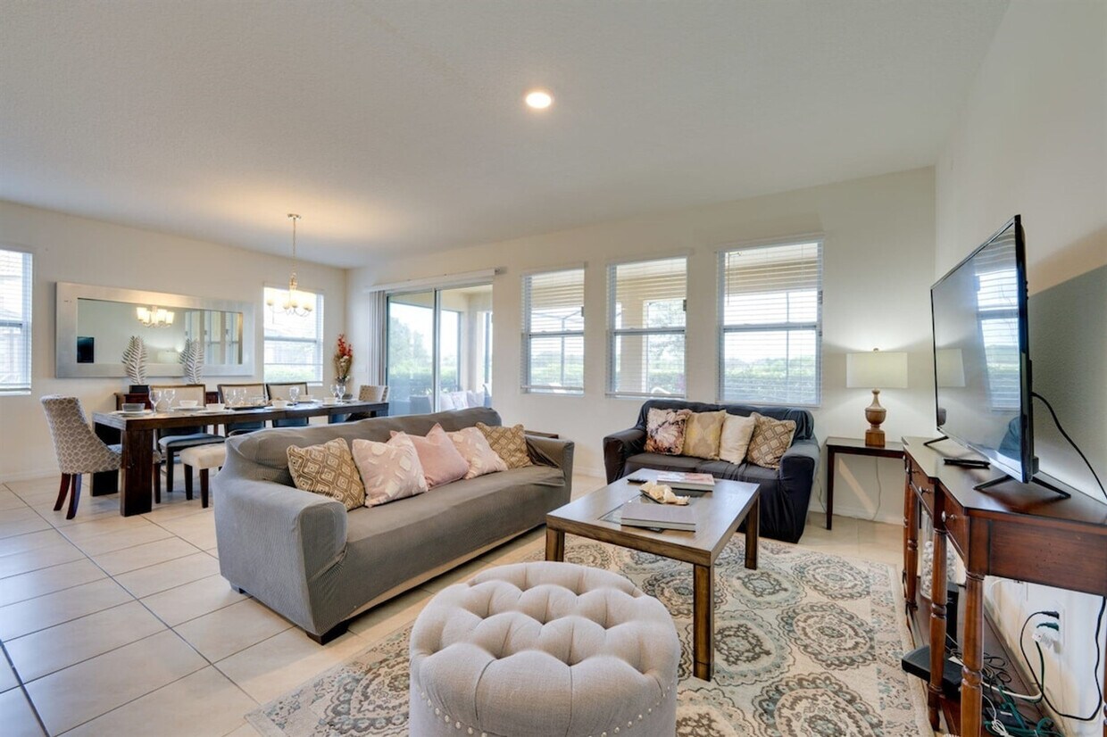 Foto principal - 8004 Oak Shadow Ct