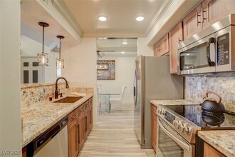 Building Photo - 555 E Silverado Ranch Blvd