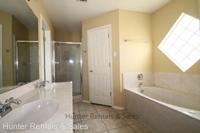 Building Photo - 4 br, 2 bath House - 4409 Oak Vista Circle